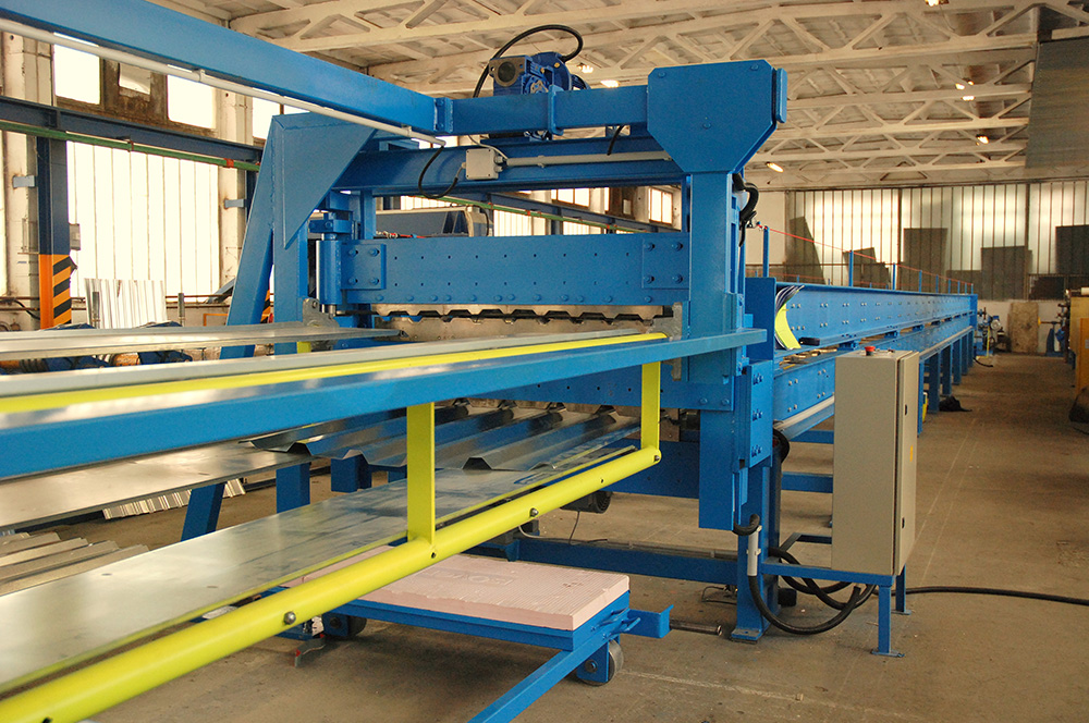 Manufacturing of trapezoidal steel sheets